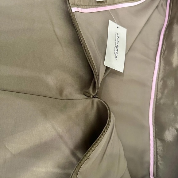 Banana Republic 2-Piece Women's Dark Taupe Skirt Suit Size: 2 NWT  $238 - Picture 6 of 14